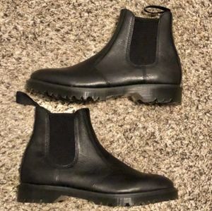 Dr. Martens 2976 Smooth Chelsea BootMens size 10